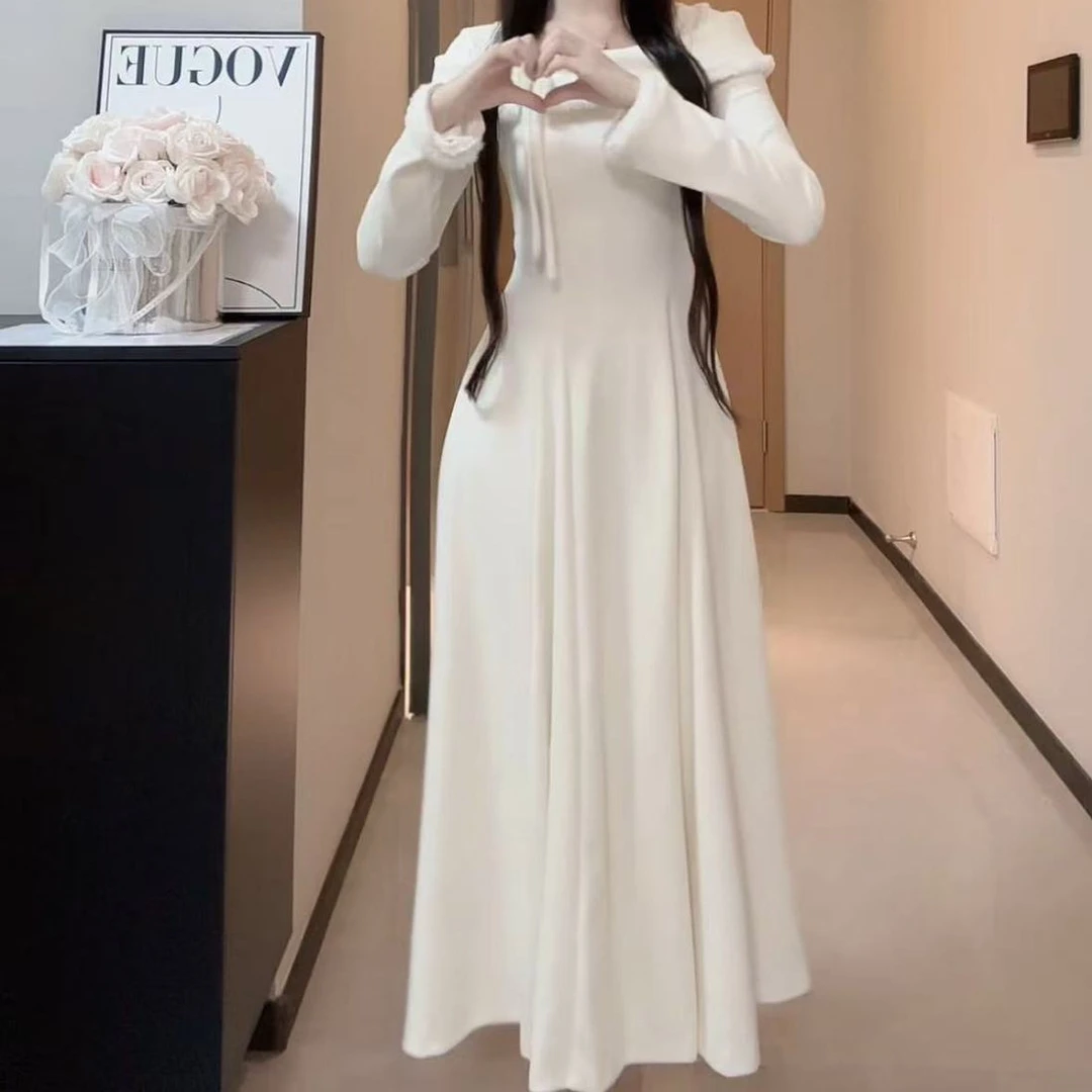 千金秋冬新款法式优雅玫瑰花一字肩女连衣修身显瘦长袖轻奢打底裙