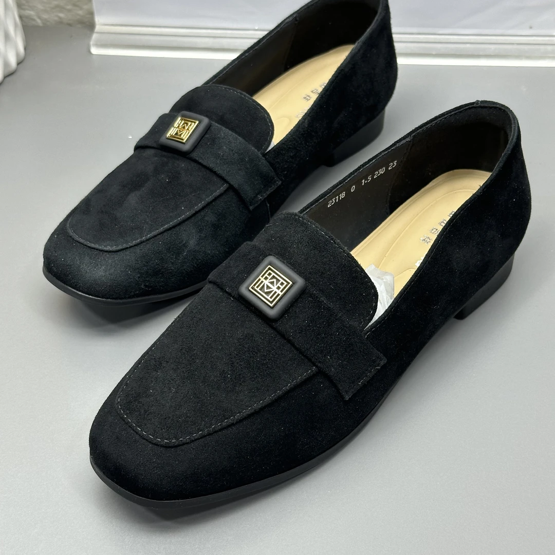 9线下实体专柜真皮女鞋听主播口令下单