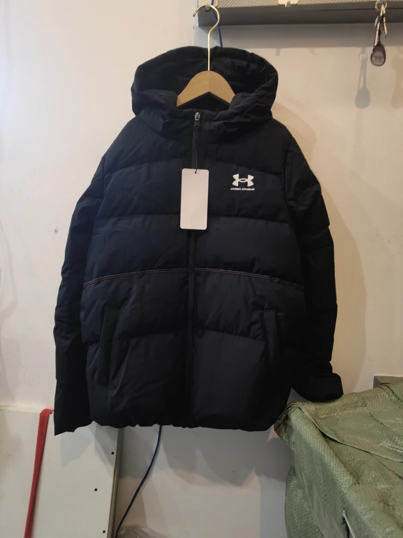 安德玛帽版羽绒服，换其他款退货需要支付30元质检费