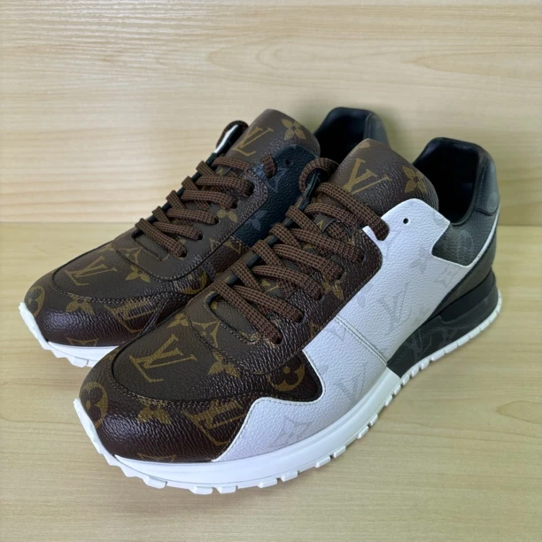 全新未使用Louis Vuitton 路易威登Run Away三色老花拼接休闲鞋男