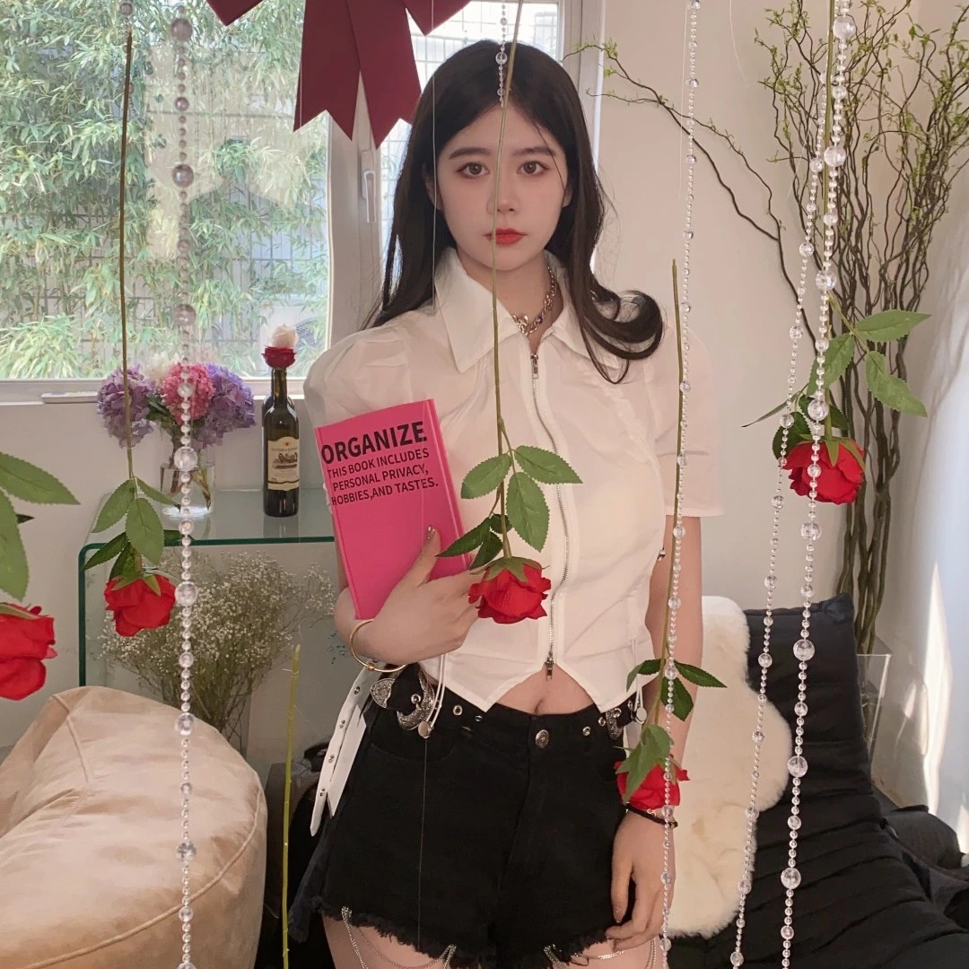 设计感美式辣妹显瘦修身衬衫女款短袖港风收腰纯欲短袖设计衬衫