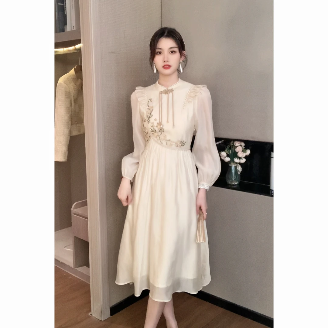 【双双&GERTCOREL】东方即白春季长袖国风刺绣质连衣裙XJ233A1052