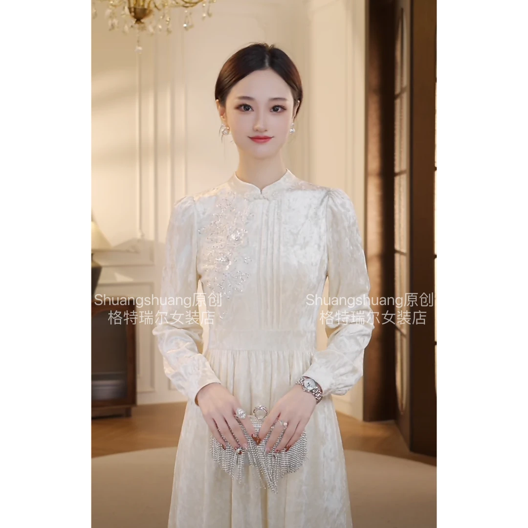 【双双&GERTCOREL】岁暮天寒 冬季刺绣气质显瘦连衣裙 CC244L1057