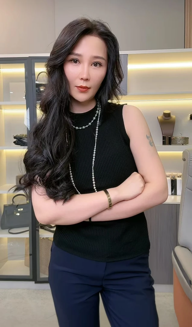 （东京姐）显瘦无袖衫