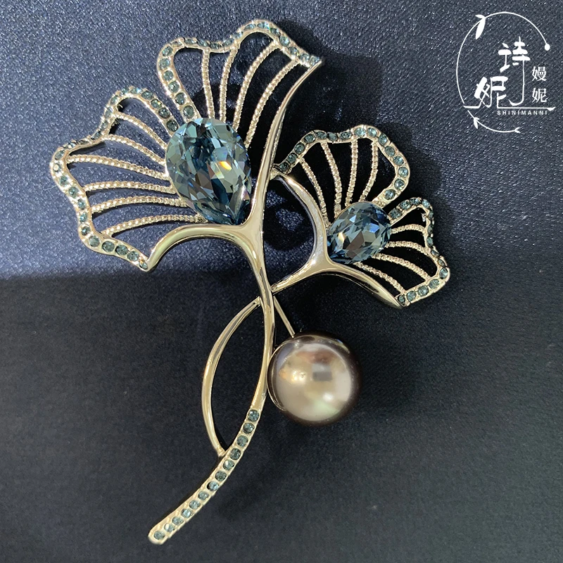 诗妮嫚妮 铜合金胸针 施家水晶银杏叶胸花搭西装外套胸针饰品0796