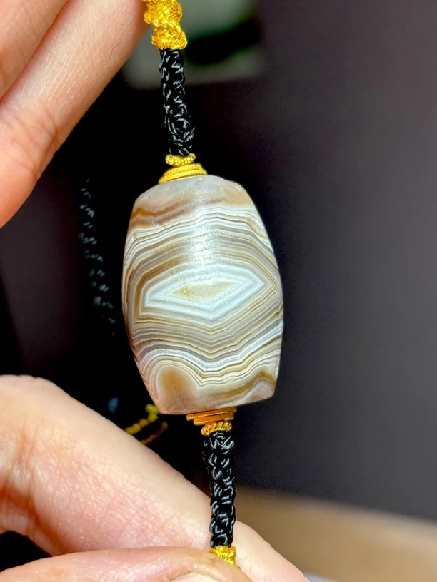 佛眼缠丝玛瑙项链尺寸：19*27mm