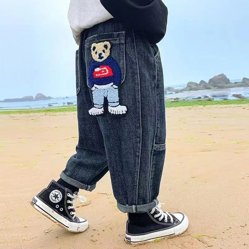 男童牛仔裤春秋款洋气2023新款宽松儿童卡通直筒裤男孩帅气长裤