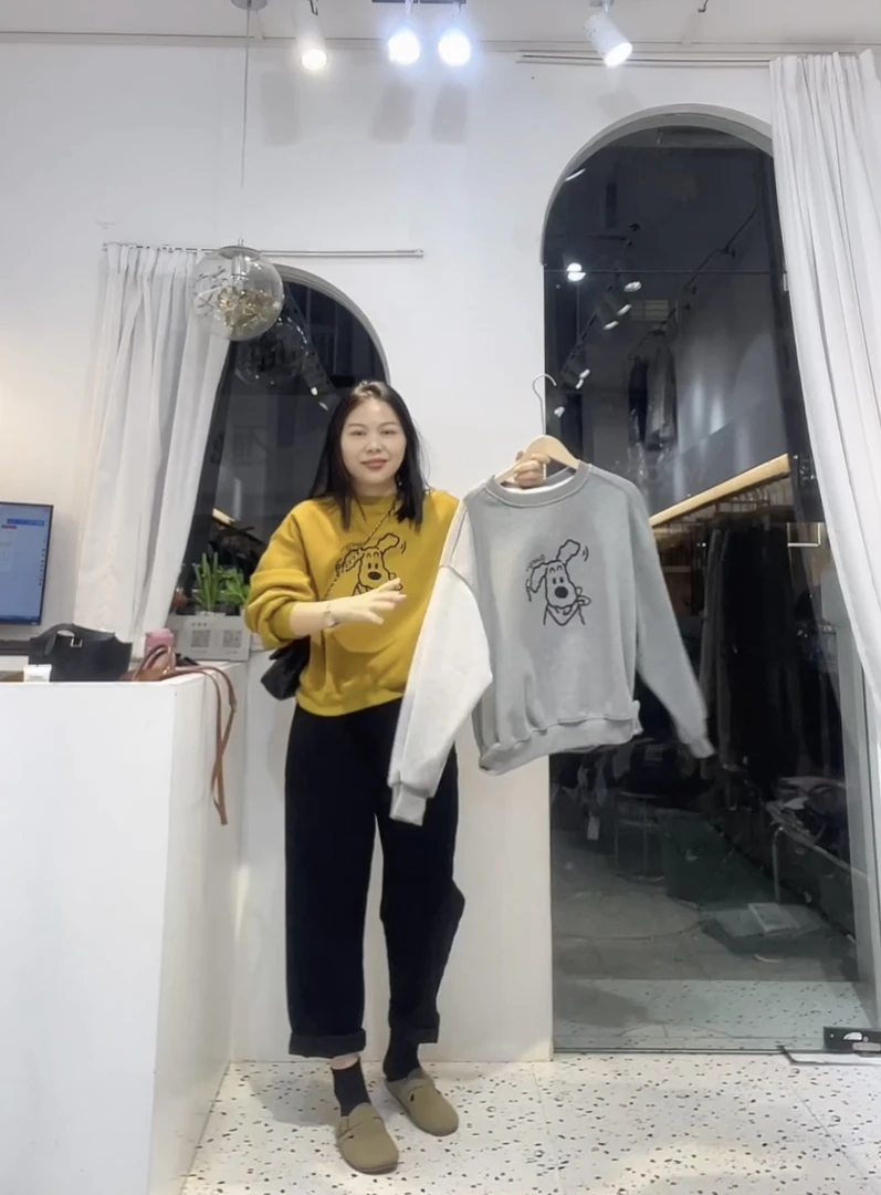 慵懒风磨毛加绒小狗卫衣9701