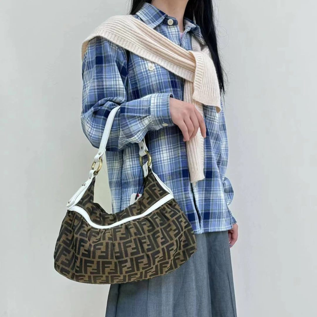 95新 FENDI/芬迪 中古老花饺子包/公价 12500