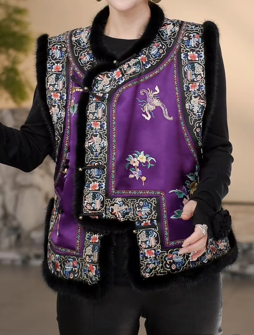 【七格格】24年秋冬新款中式国潮定位重工刺绣花圆领貂毛加棉马甲女