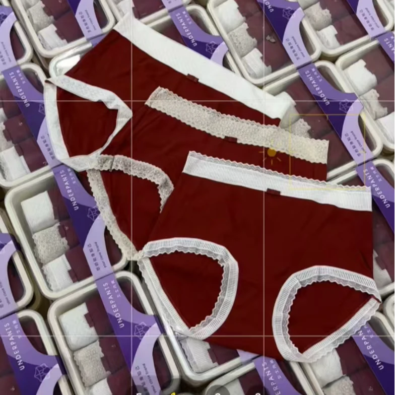 【熊妈推荐】女士秋季新款 红运蕾丝花边舒适柔软亲肤打底短裤29018