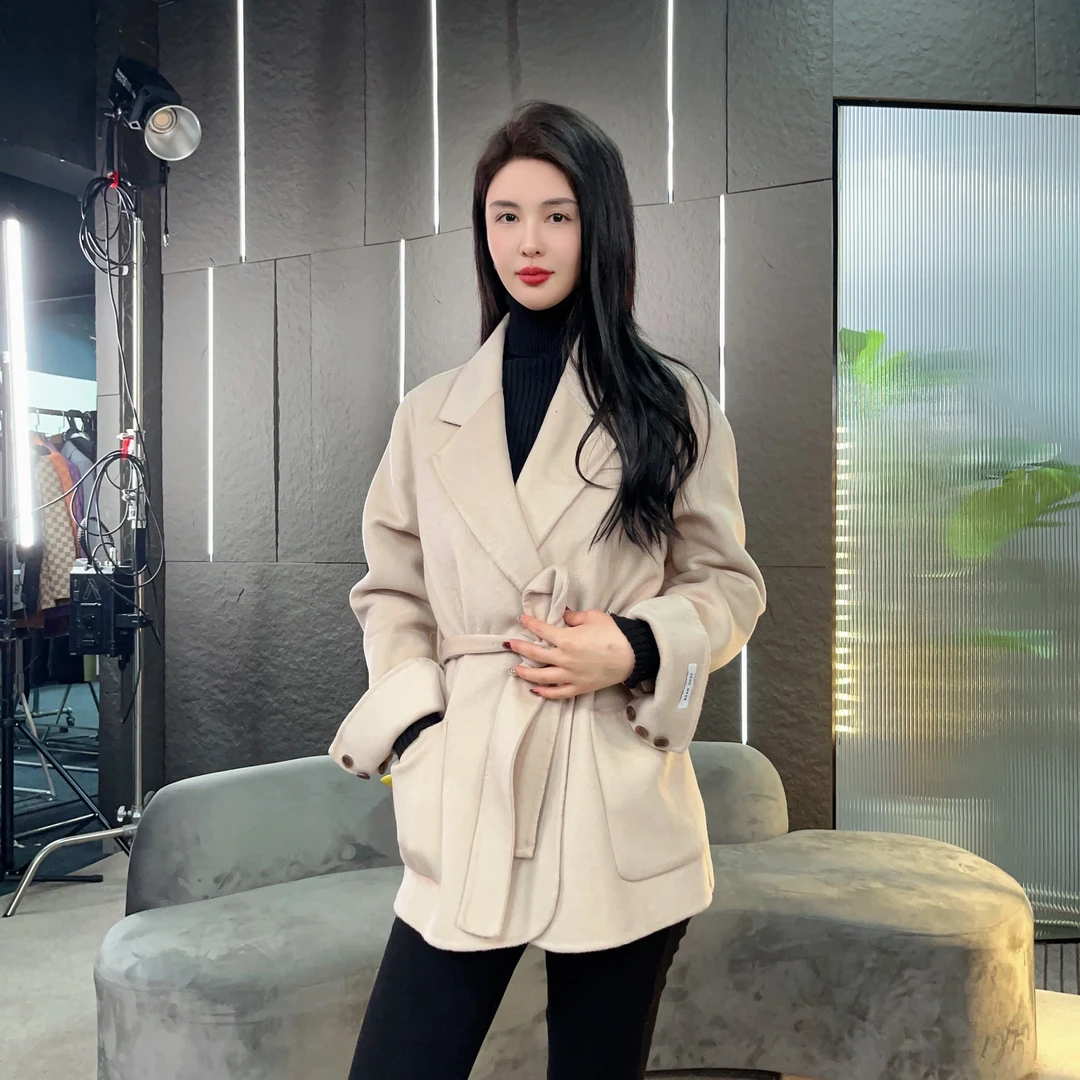 【丽爷】9030米白色毛呢外套