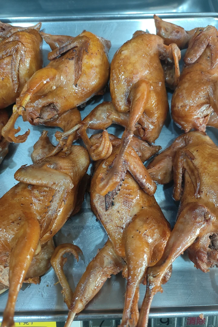 宁吃飞禽一口，不吃走兽一筐。古法熏鹌鹑9只装。