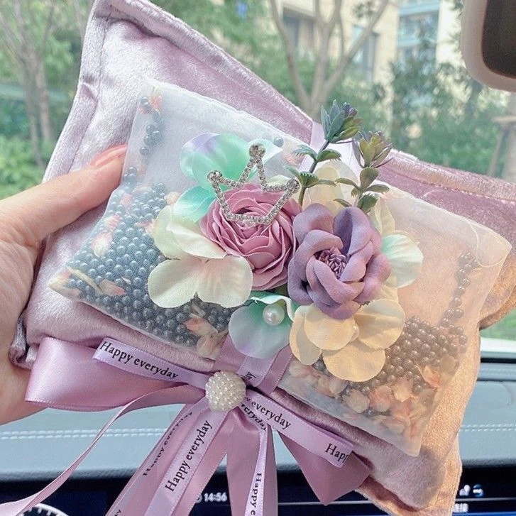 新款车内干花竹炭包汽车香薰摆件车载饰品车家两用去异味甲醛摆件