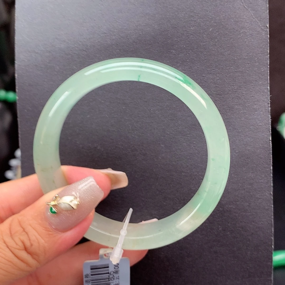 【闪购商品】石英质玉手镯未镶嵌p***e