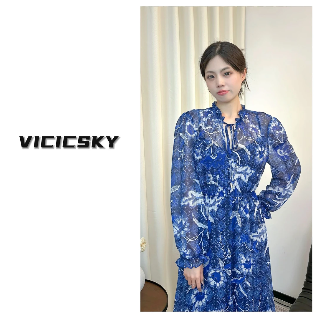 2024年春夏新款女装连衣裙碎花显瘦气质蓝色时尚复古印花提花