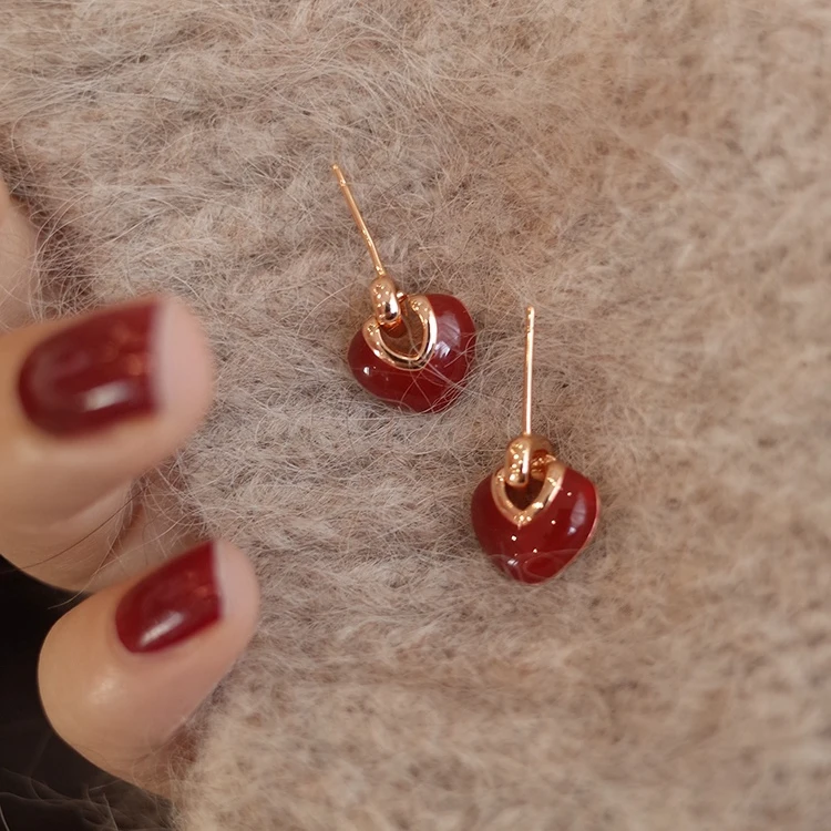 铜合金耳饰 复古酒红色爱心耳环轻奢小众设计高级感百搭秋冬耳饰