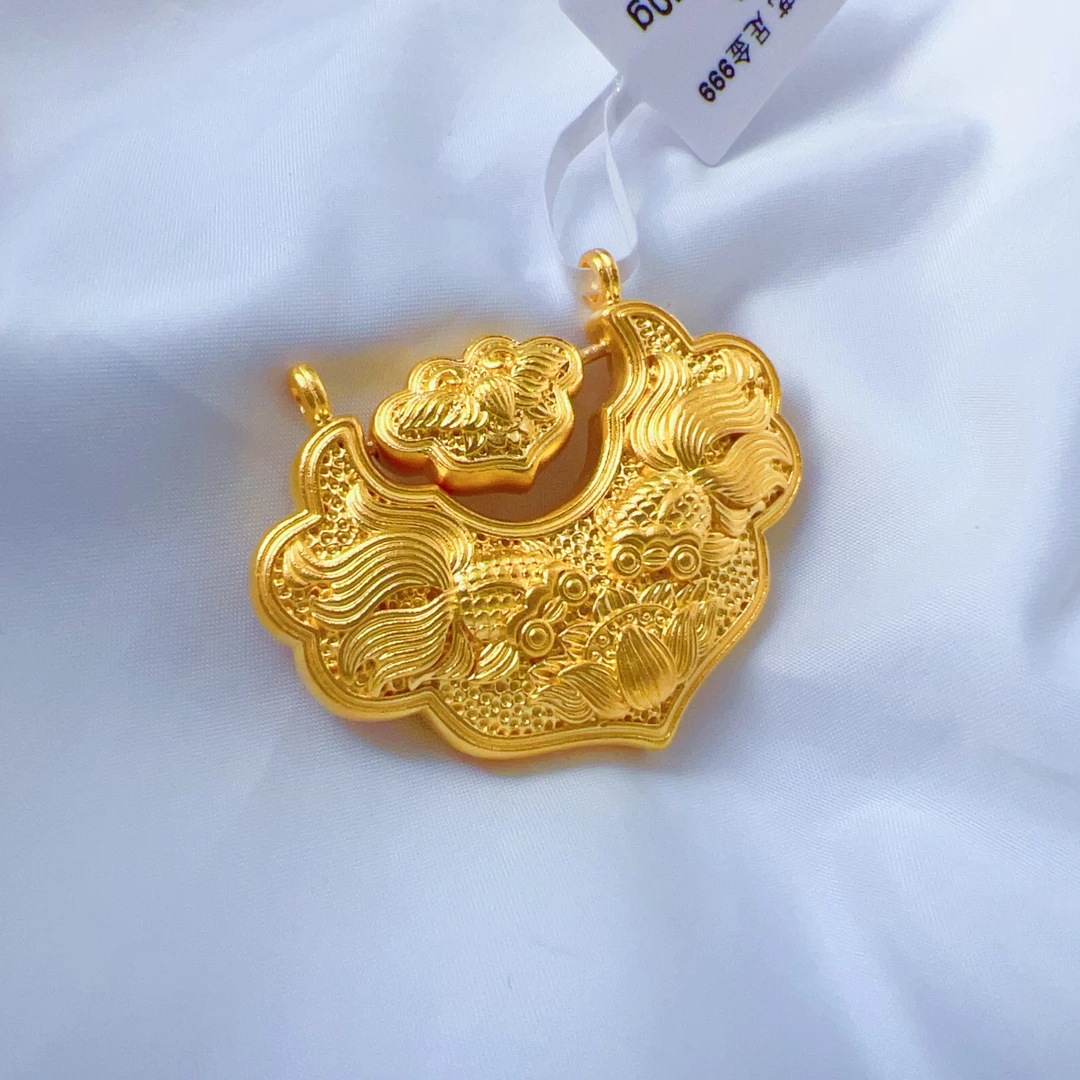 金钰福足金999 古法工艺 经典古法锦鲤锁吊坠（多退少补）
