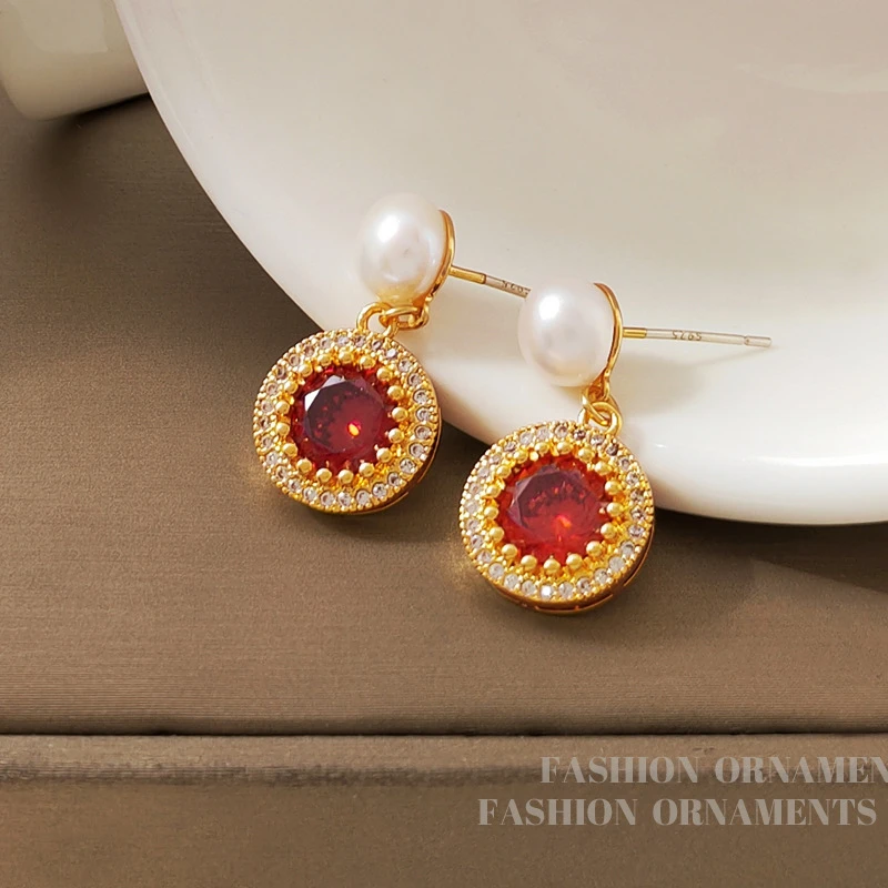 铜合金耳饰 轻奢高级感红色耳钉法式复古简约圆形耳饰1970