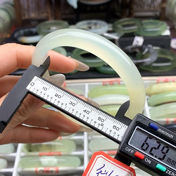 蛇纹石玉手镯未镶嵌755