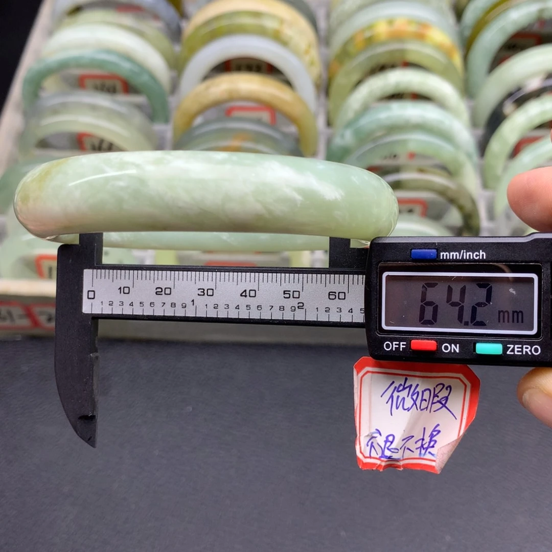 蛇纹石玉手镯171未镶嵌
