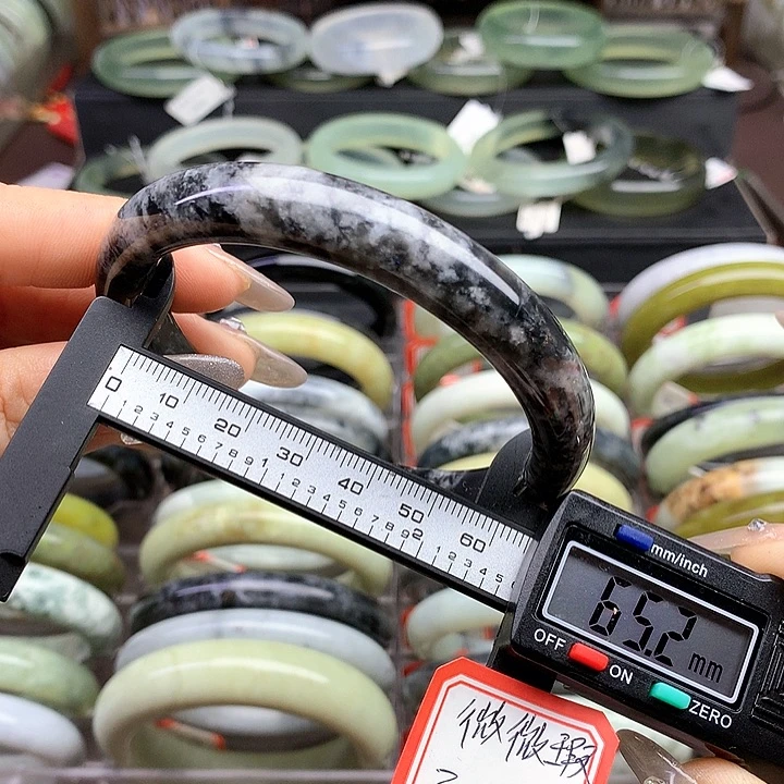 蛇纹石玉手镯未镶嵌422