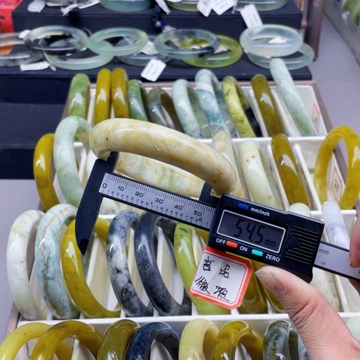 蛇纹石玉手镯未镶嵌215