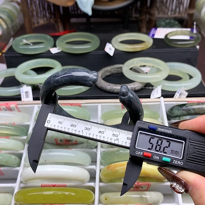 蛇纹石玉手镯未镶嵌846