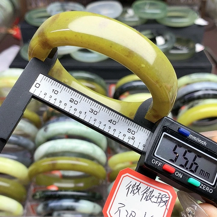 蛇纹石玉手镯未镶嵌123