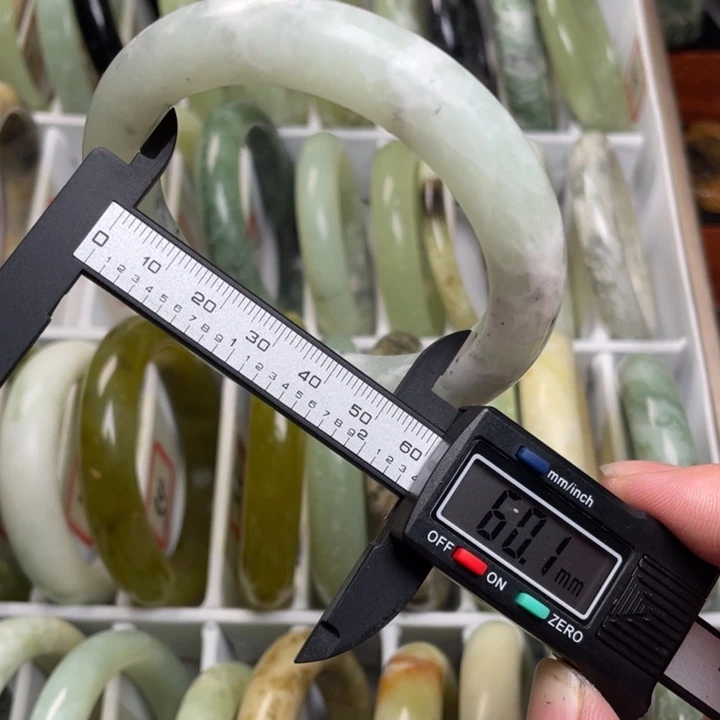 蛇纹石玉手镯未镶嵌62