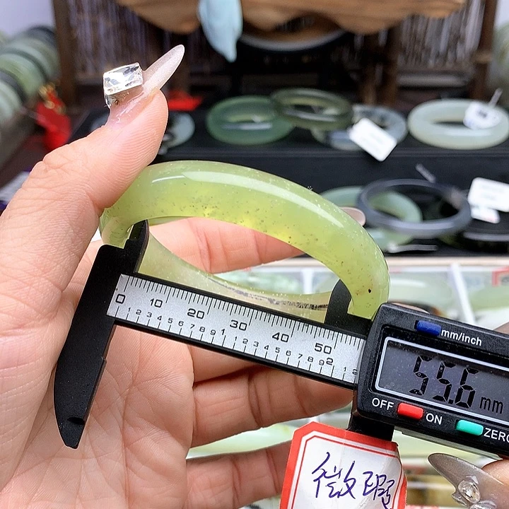 蛇纹石玉手镯未镶嵌822