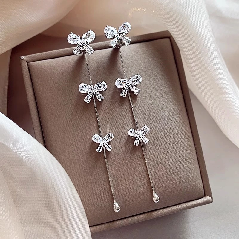 铜合金锆石耳饰 气质小众蝴蝶流苏ins简约耳钉女轻奢气质百搭耳环