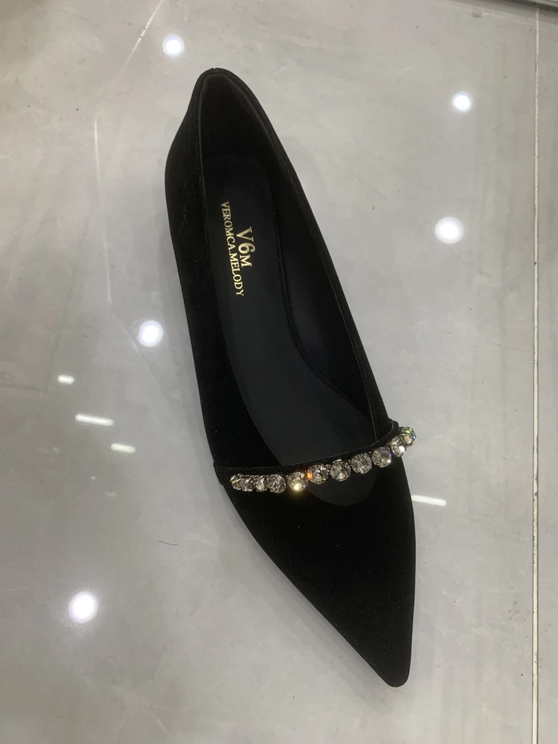 V6M2024秋新品水钻平底鞋女浅口百搭绒面舒适尖头单鞋80-1999