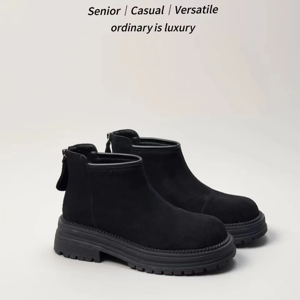 过往～羊京绒面秀气短靴女2024秋冬款简约复古加绒后拉链厚底短靴