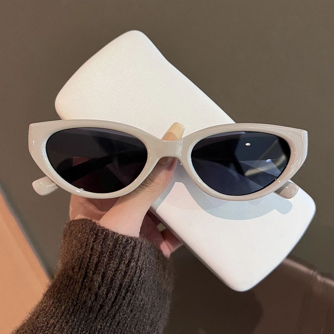 复古猫眼墨镜女高级感2024新款网红百搭凹造型拍照太阳镜防紫外线