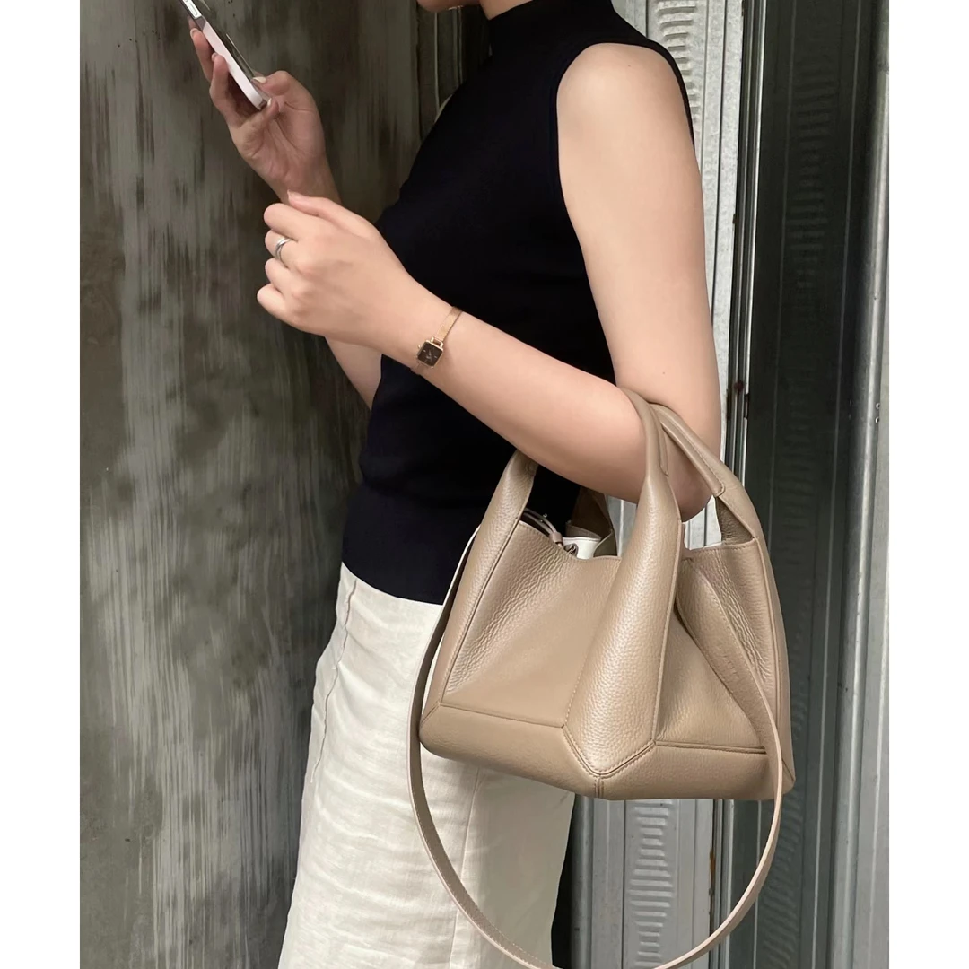 【Rumi女装】“自在”百搭显瘦内搭叠穿立领精纺羊毛背心6210bx