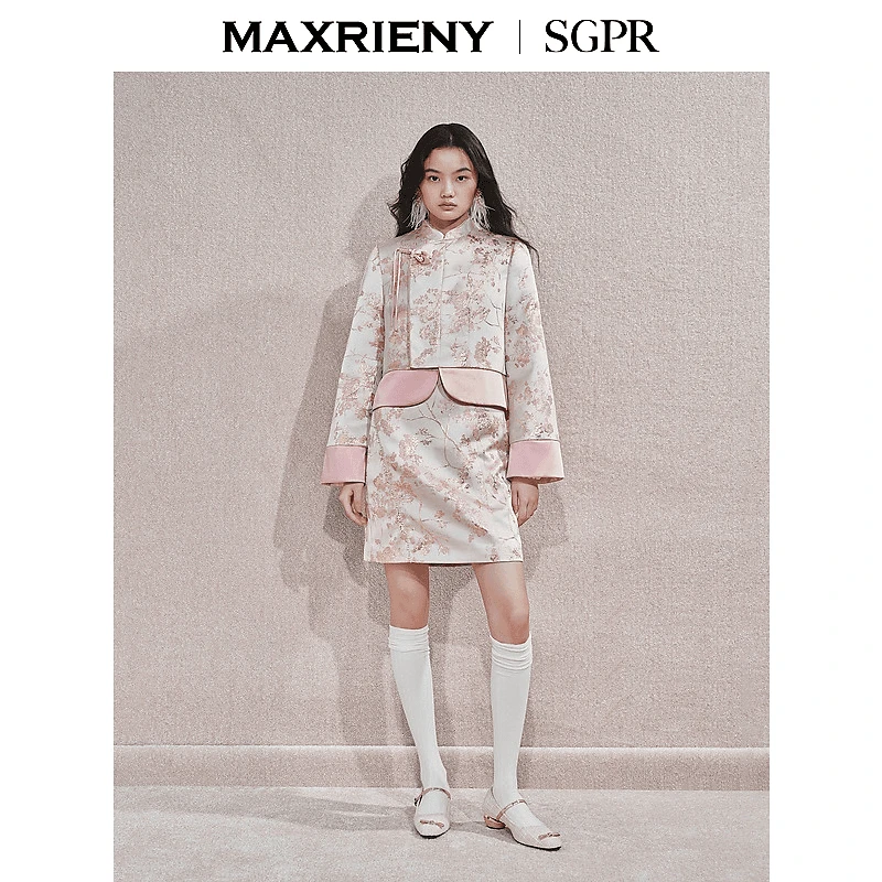 MAXRIENY贵雅新中式短外套2025秋冬新款设计感国风盘扣提花上衣女