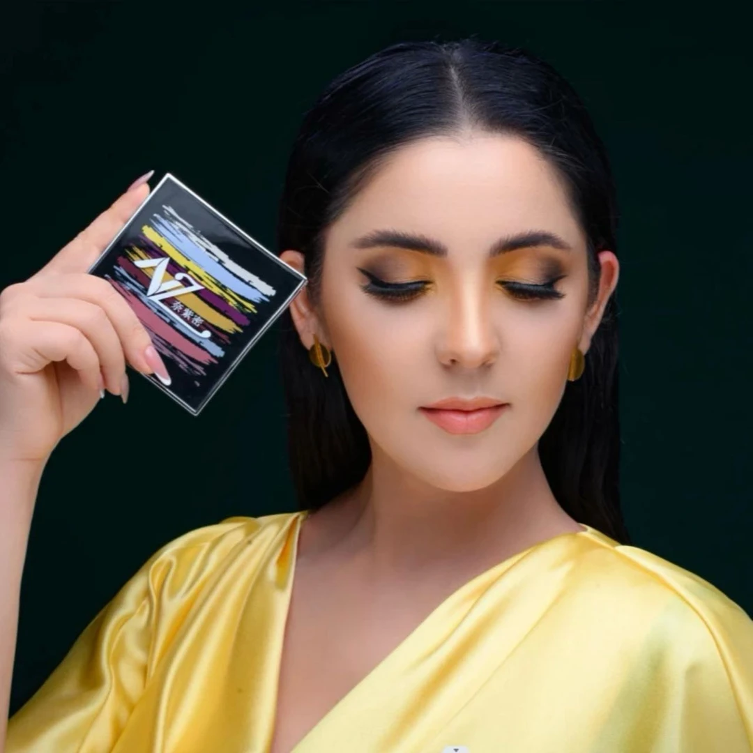 【新疆包邮】NAZIMKIZ/奈紫密九色眼影盘流光溢彩防水正品