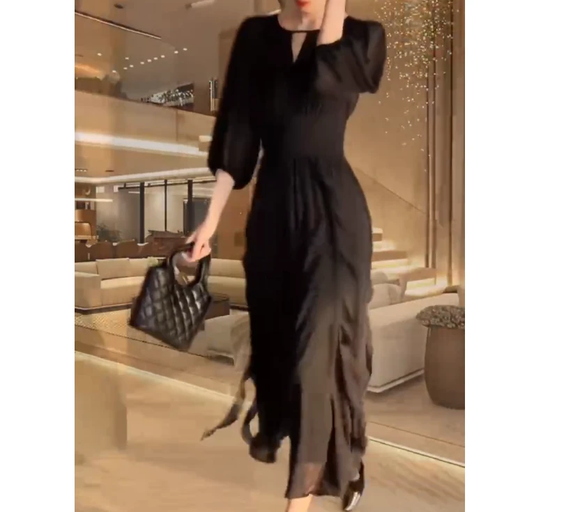 2024秋季新款时尚长袖休闲减龄百搭爆款减龄连衣裙黑色
