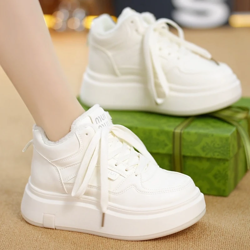厚底高帮网红小白鞋女新款秋冬加绒保暖运动休闲鞋轻便松糕板鞋女