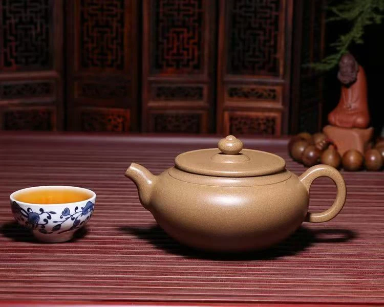 【润玉壶】泥料：原矿老段泥  容量：200cc 杜娟老师本工