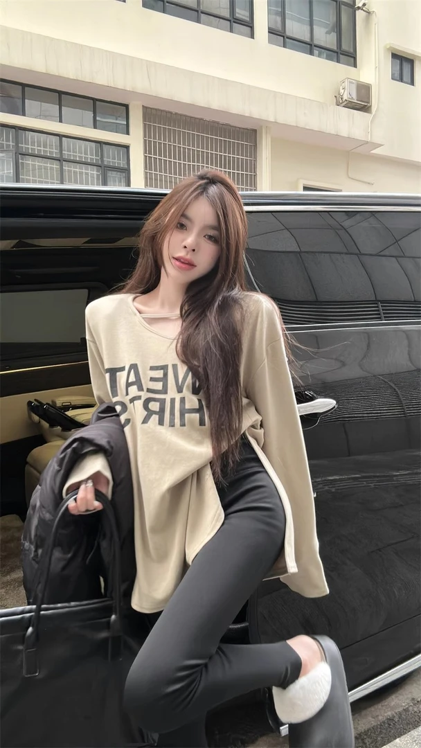 字母印花长袖t恤内搭女春秋季2024新款高级感小个子宽松开叉上衣