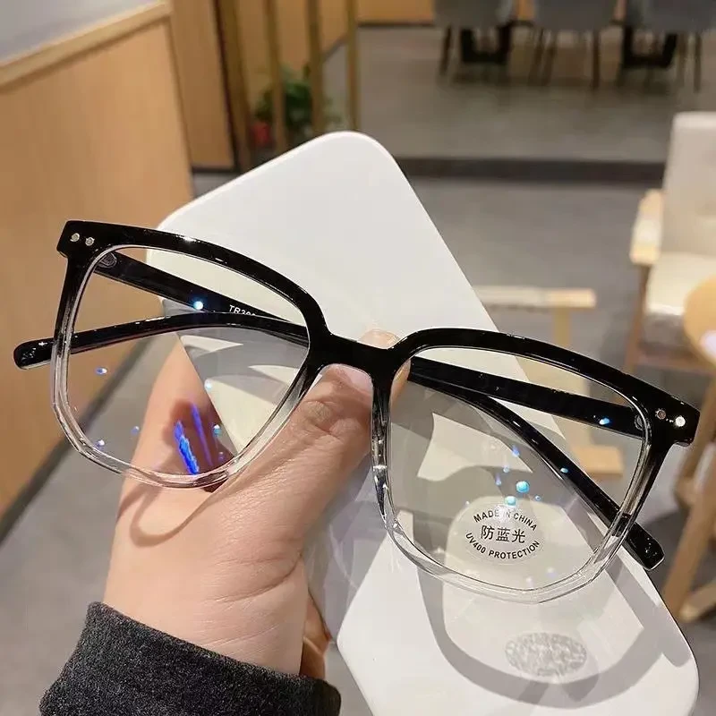 回头率超高！超好看渐变黑防蓝光近视眼镜大框高颜值显脸瘦平光镜