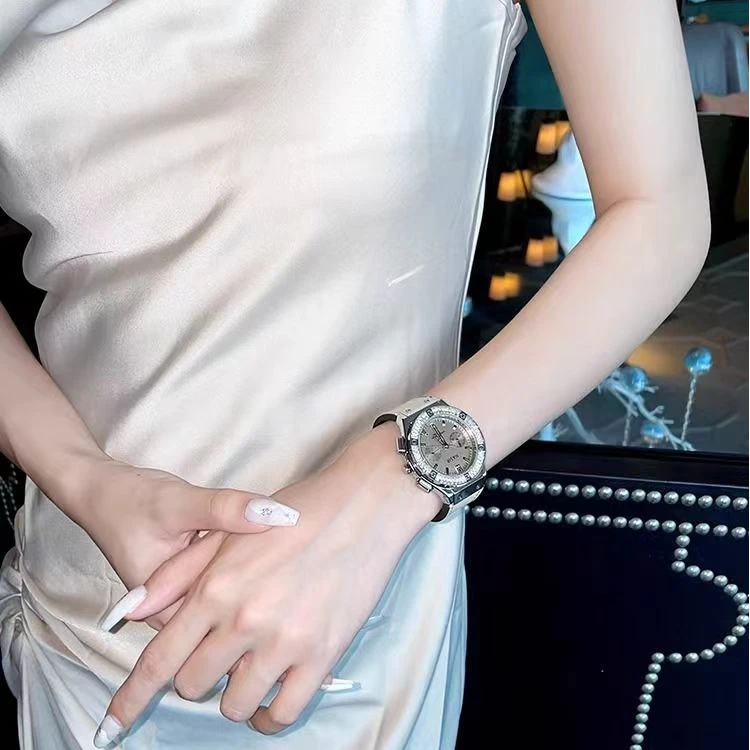 BOBOBIRD2024新款爆款网红款奢华满钻女士手表高级感真皮气质腕表