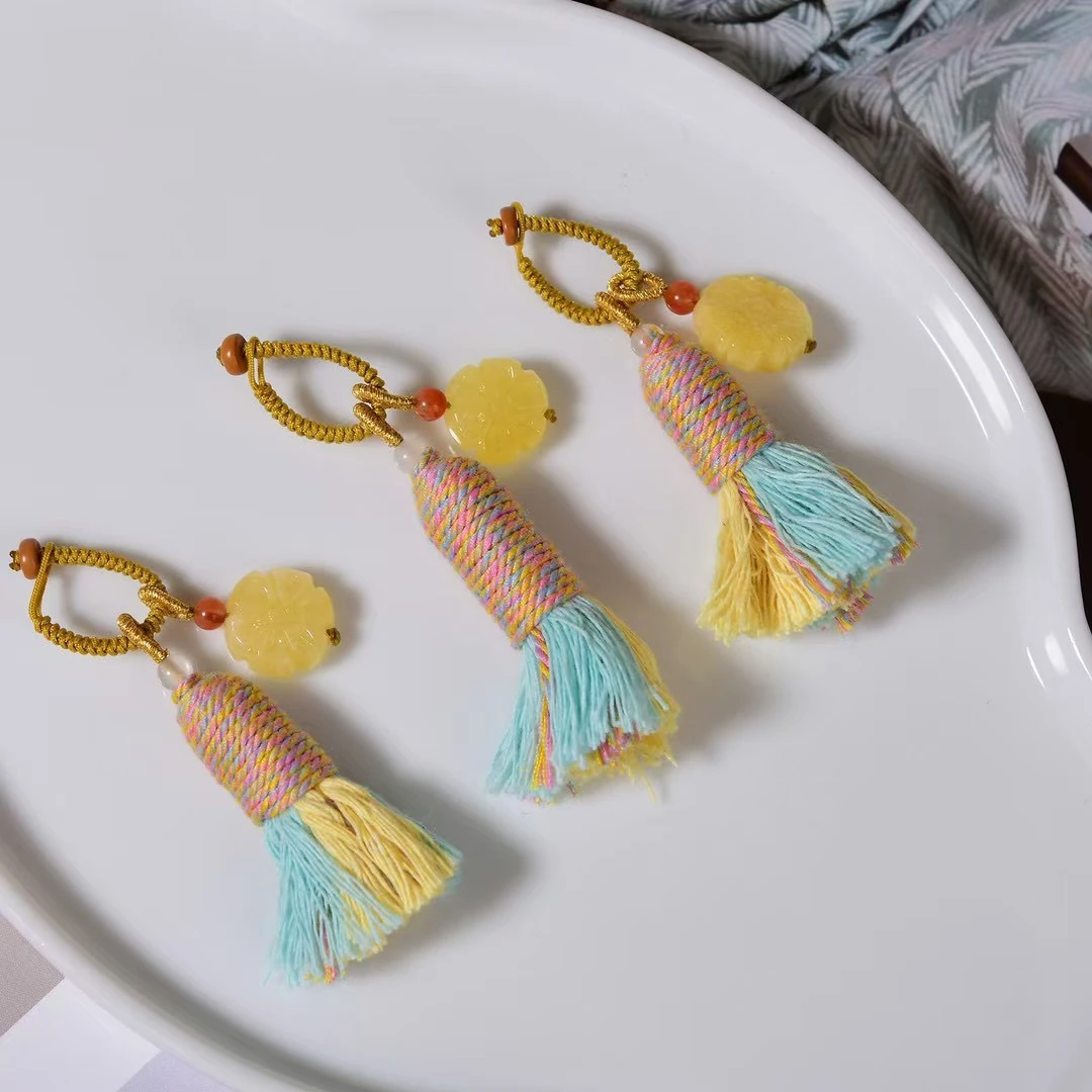 天然俄料琥珀蜜蜡手工编织小花挂件