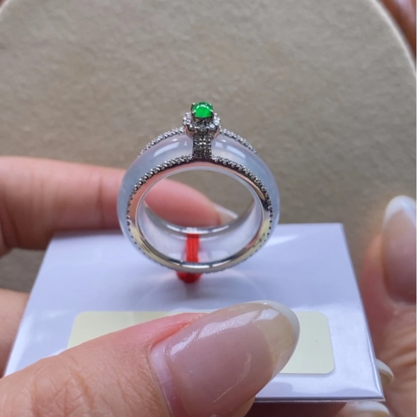 【闪购商品】翡翠吊坠(不含链)18K金镶嵌翡翠戒指