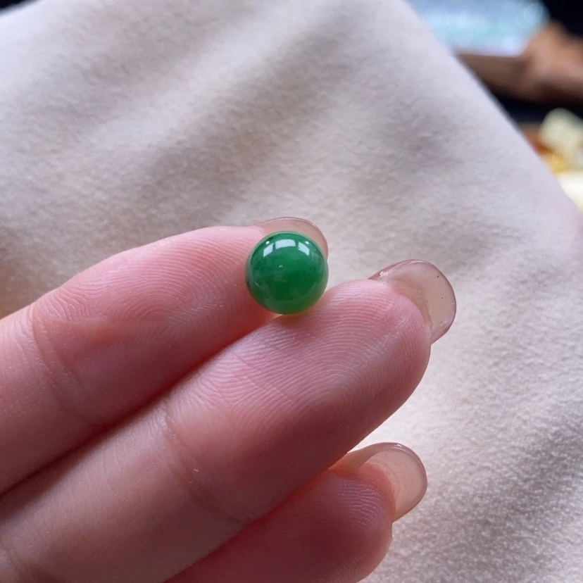 【闪购商品】翡翠颈饰未镶嵌翡翠冰辣绿卡8+