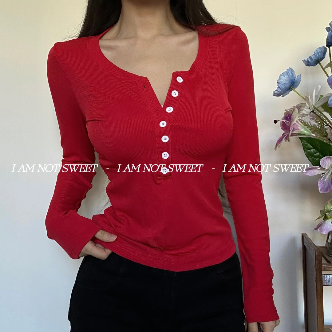 【花花不甜】本命专属 红红过年纯色修身长袖纽扣打底