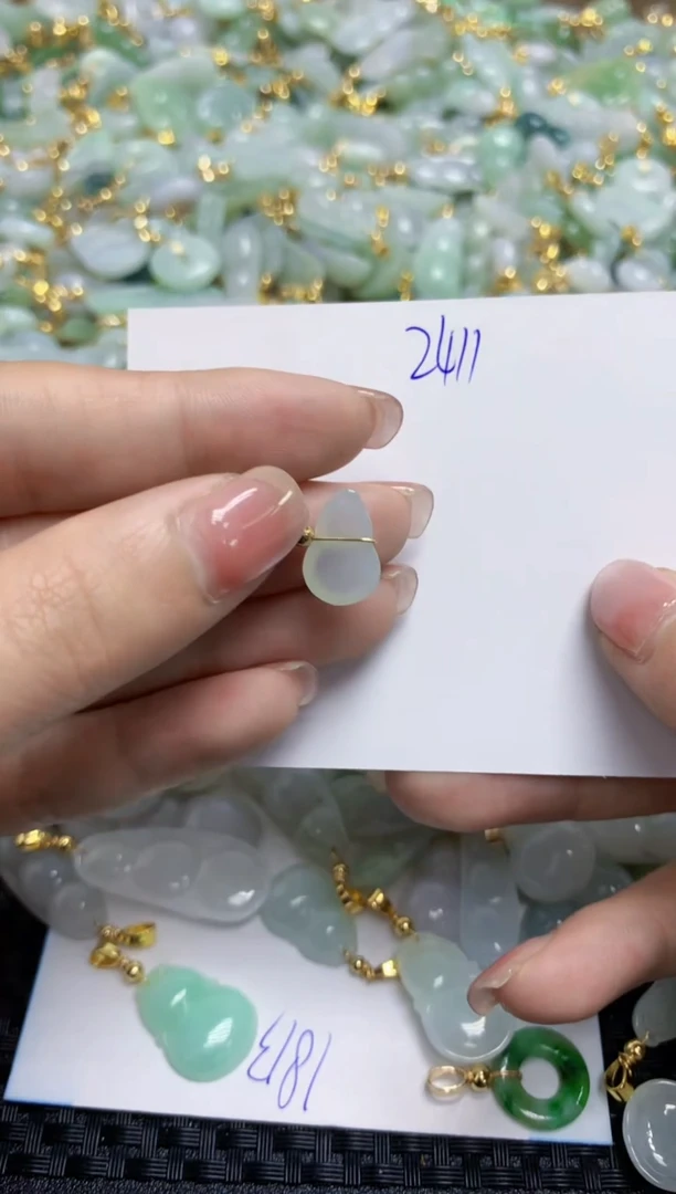 【闪购商品】翡翠挂件合金天然缅甸翡翠A货