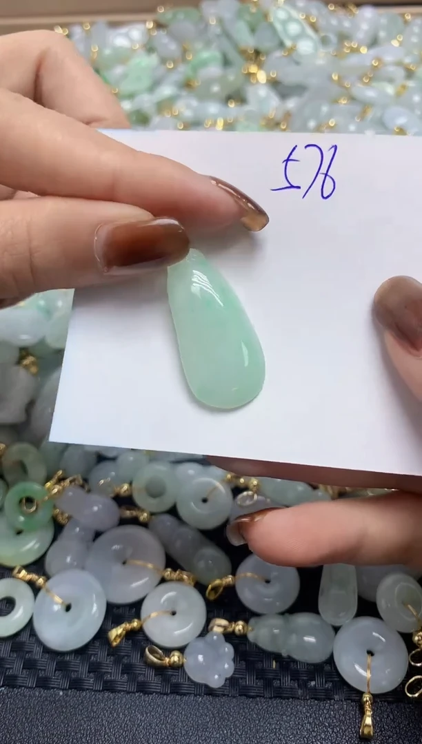 【闪购商品】翡翠颈饰合金天然缅甸翡翠A货